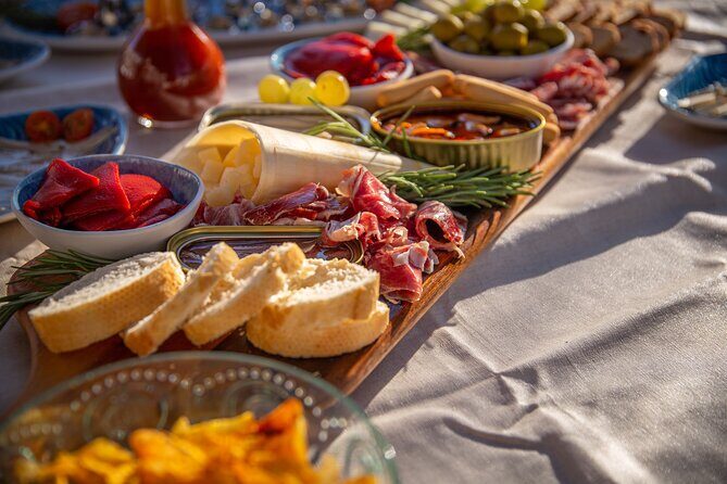 A 2 hours Local Tapas and sailing adventure in Barcelona - Key Points
