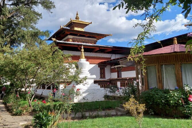 A 7-Day Journey Through the Land of Happiness - Key Points