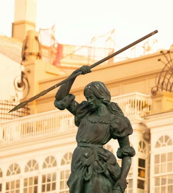 A Coruña: Historic Walking Tour Old Town and Highlights - Authentic Experiences and Local Flavor