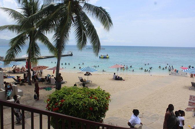 A day at the Beach at Doctor's Cave- Montego Bay with pickup - Who Will Love This Tour?