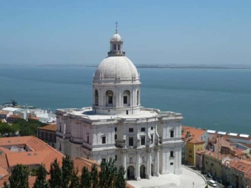A Day in Lisbon: Private Tour - The Highlights in Detail