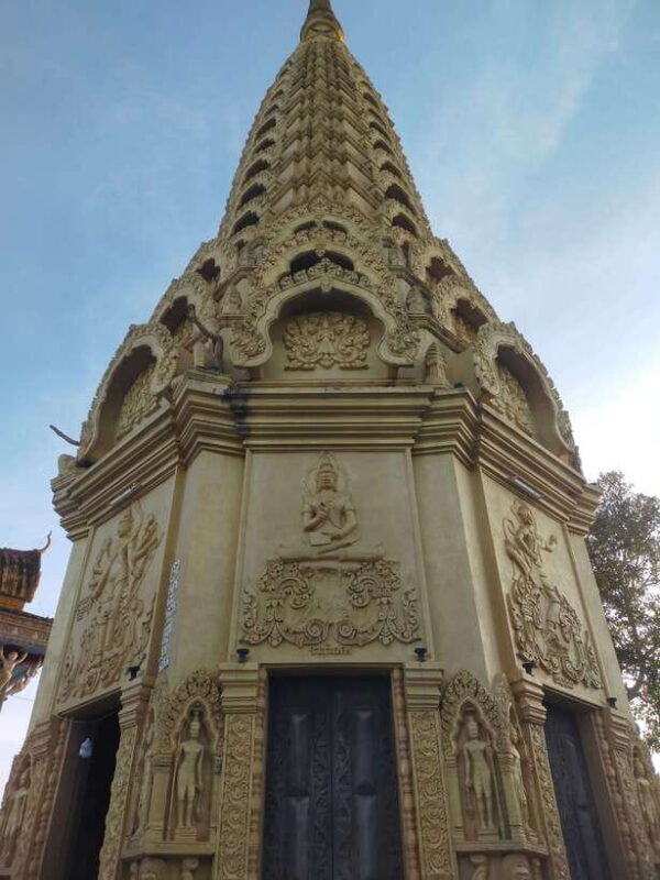 A Day TukTuk Bambootrain, Banan, Killing & Bat Caves, Sunset - FAQ