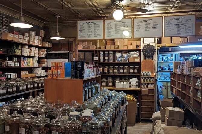 A Half Day Walk Between the Skyscraper Clusters of Manhattan - A Detailed Review of the Half Day Walk Between the Skyscraper Clusters of Manhattan