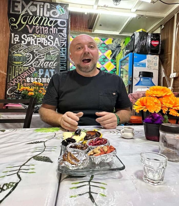 A journey of flavors and history with a chef in the historic center - Exploring the Tour in Detail