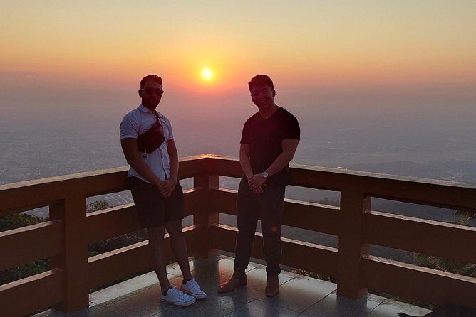 A must: Serene Sunrise, temple at dawn to beat the crowd & Alms to monks - The Itinerary in Detail