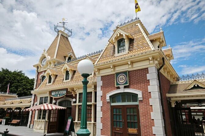 A One-Way Hotel Pick-Up Transfer to Hong Kong Disneyland - Considering the Cost and Value