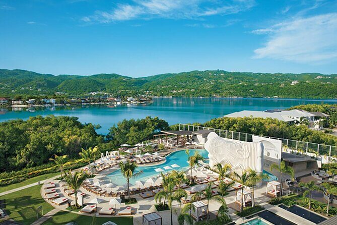 A "Private" Airport Transfer to any Resort in Montego Bay - Key Points