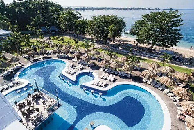 A "Private" Airport Transfer to any Resort in NEGRIL - Key Points