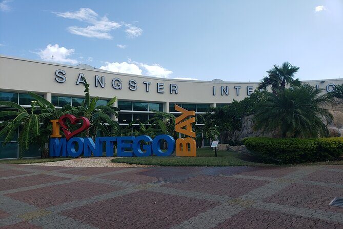 A "Private" Airport Transfer to any Resort in NEGRIL - The Experience in Detail