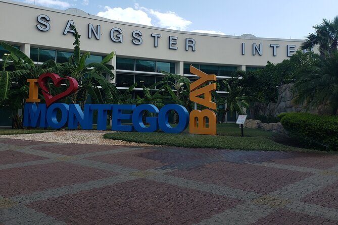 A "Private" Airport Transfer to Grand Palladium Resort - A Detailed Look at the Private Airport Transfer Experience