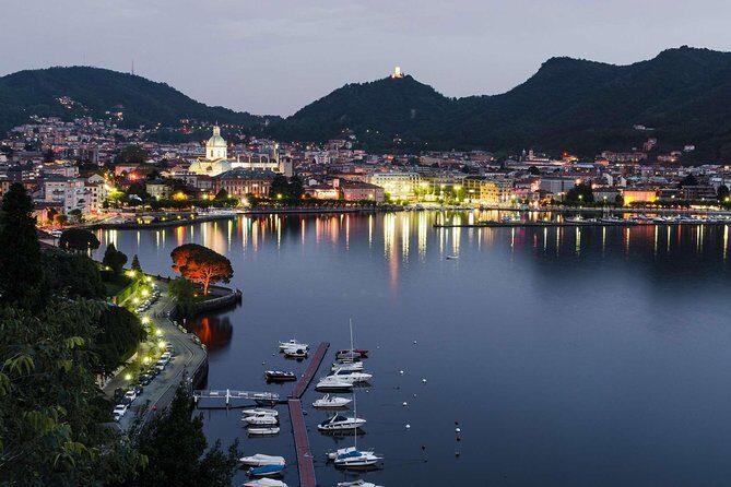 A private evening cruise on lake Como - Key Points