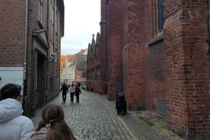 A Self-Guided Audio Tour of Bremens Old Town - Key Points