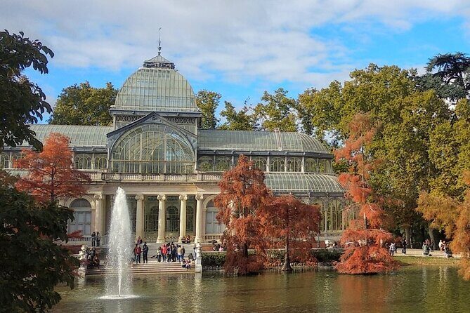 A Self-Guided Tour of El Retiro Parks Rise, Ruin and Redemption - Key Points