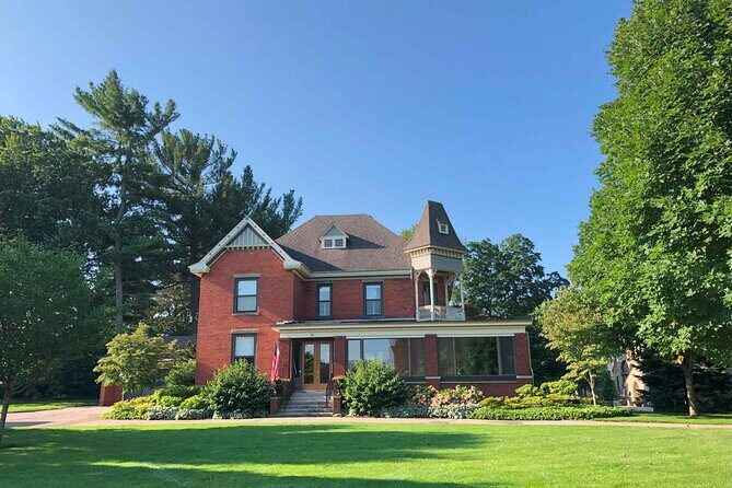 A Self-Guided Walking Audio Tour of Holland, Michigan - Key Points