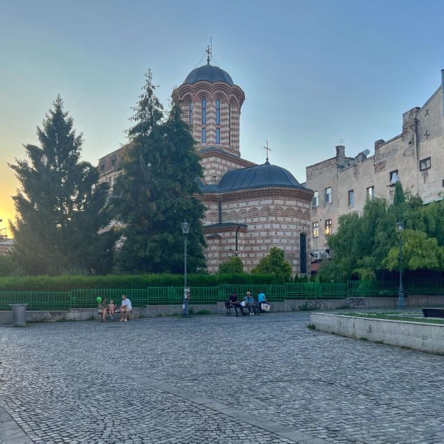 A Tale of Bucharest Highlights Walking Tour - Exploring the Tour: A Step-by-Step Breakdown
