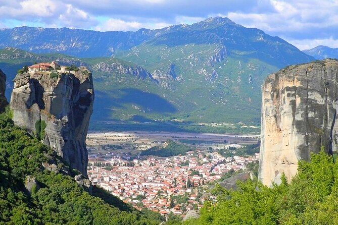 A unique day private tour to Meteora Monasteries from Athens - The Journey Begins: From Athens to Meteora