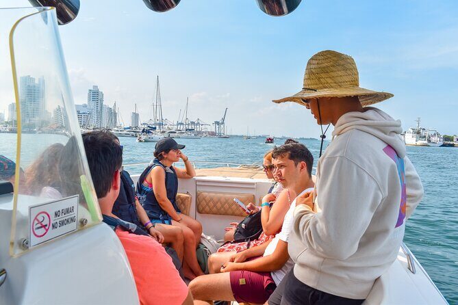 A whole day to the 5 Rosario Islands with snorkeling and plankton - Key Points