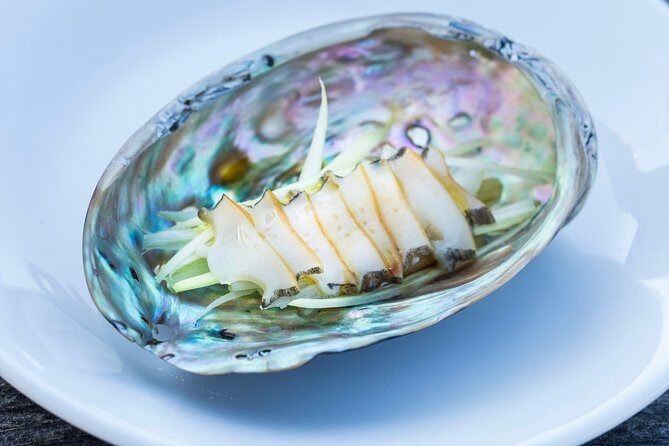 Abalone farm tour and tasting with coastal seaweed walk. Guided. 2 hours - Key Points