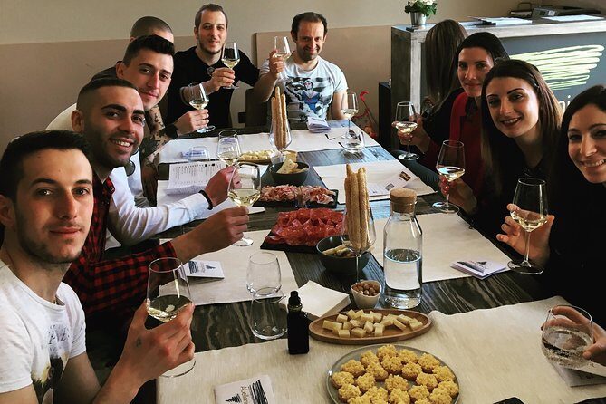 Abellonio Cascina Piccaluga - visit to the vineyards, to the wine tasting cellar - The Sum Up