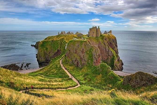 Aberdeen Airport/Train/Harbour transfer & Private Guided Tour - Exploring Aberdeen with a Personal Touch