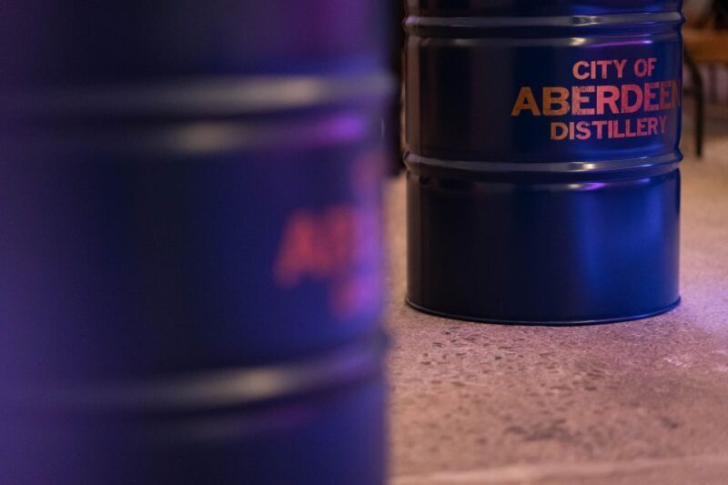 Aberdeen: Gin Distillery Discovery Tour with Welcome Drink - Sampling the Range