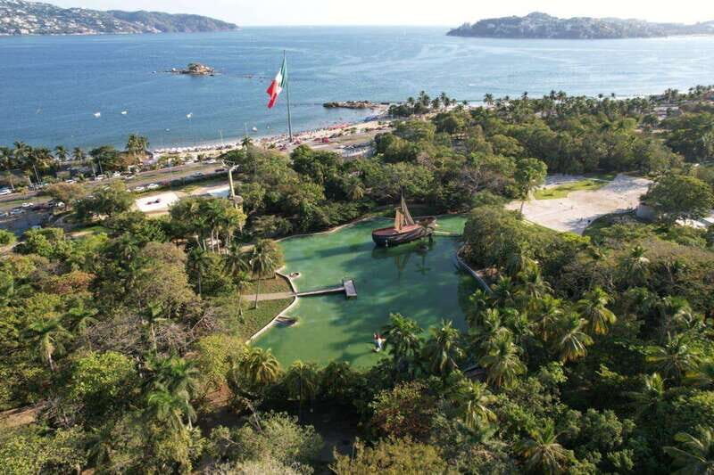 Acapulco: Early Birding Feathered Wonders with Breakfast - Key Points