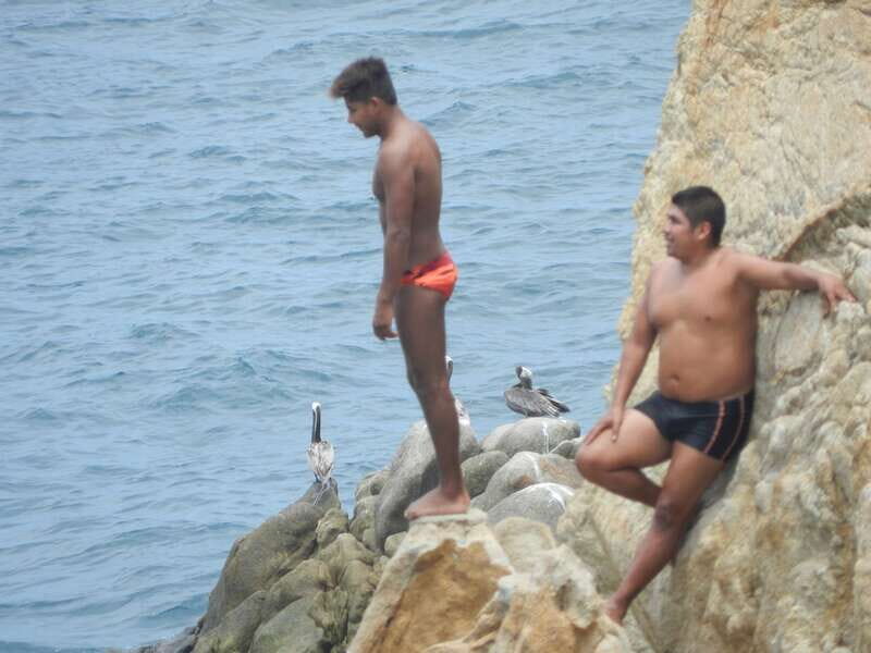 .Acapulco History Cultural Tour & Cliff Divers Show w/Lunch - An Authentic Look at Acapulco: History, Cliff Divers, and More