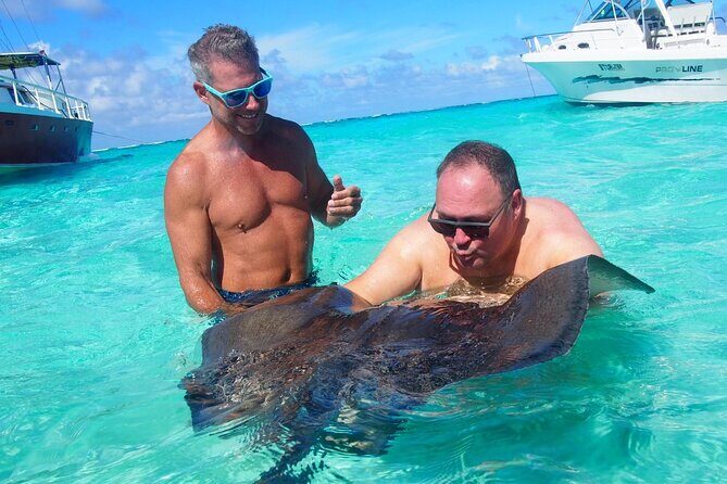 Acquarius Stingray City and Snorkel Tours - A Deep Dive into Acquarius Stingray City and Snorkel Tours