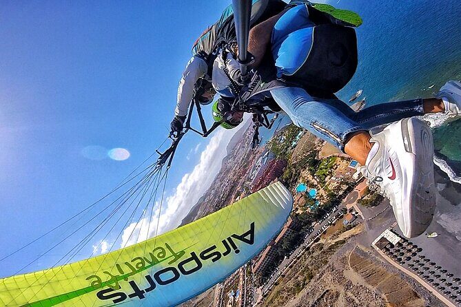 Acrobatic Paragliding Tandem Flight above south Tenerife - A Deep Dive into the Paragliding Adventure
