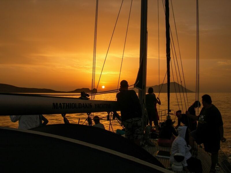 Adamas: Milos & Polyaigos Full-Day Sailboat Tour with Lunch - Experience the Beauty of Milos and Polyaigos on a Full-Day Sailboat Tour