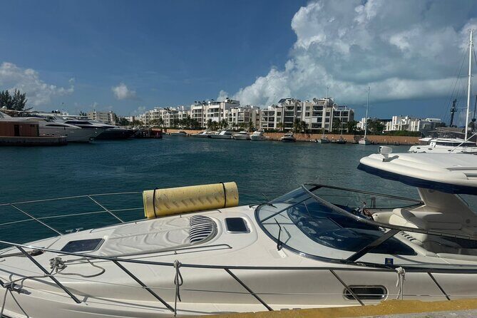 Addictive Private Yacht in Cancun 6 hours - An Authentic Look at the Addictive Private Yacht Tour