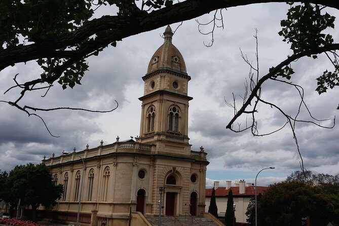 Adelaide Walking Tour: Grand Mansions and Sub-Divisions - Adelaide Walking Tour: Grand Mansions and Sub-Divisions