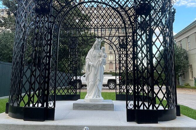 Adults-Only Garden District Cemetery Anne Rice True Crime Tour - Adults-Only Garden District Cemetery Anne Rice True Crime Tour: A Deep Dive into New Orleans Shadowy Past