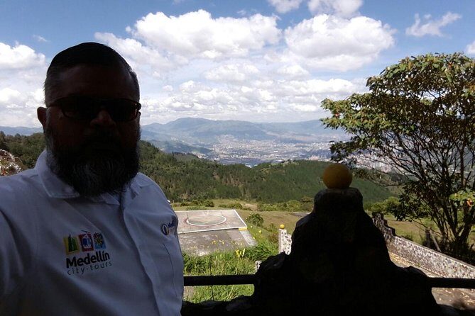 Advanced package Pablo Escobar tour including C13 and barrio PE aprox 8 hrs - Who Should Take This Tour?