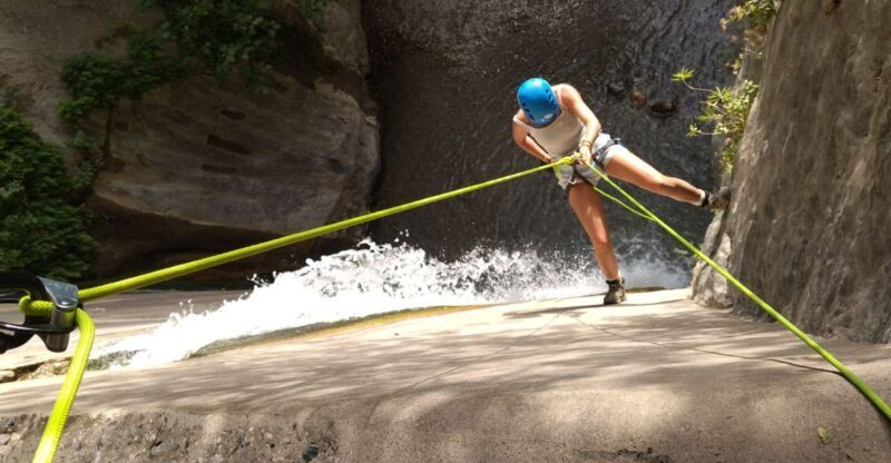 Adventure Cahorros, Monachil/ Climbing and abseiling Granada - An Authentic Day of Adventure in Cahorros Park