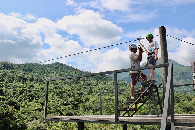 Adventure DE Ziplines and Exotic Gardens EN Huatulco - Sampling Local Flavors