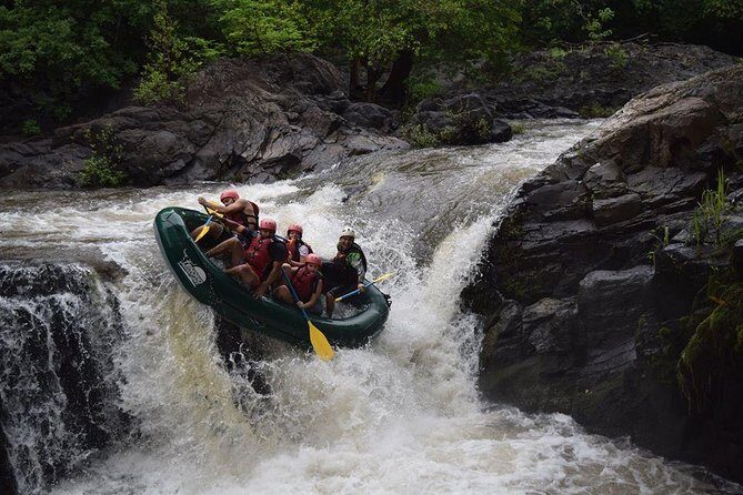 Adventure Rafting Class III and IV in Tenorio River from Playa Tamarindo - Key Points