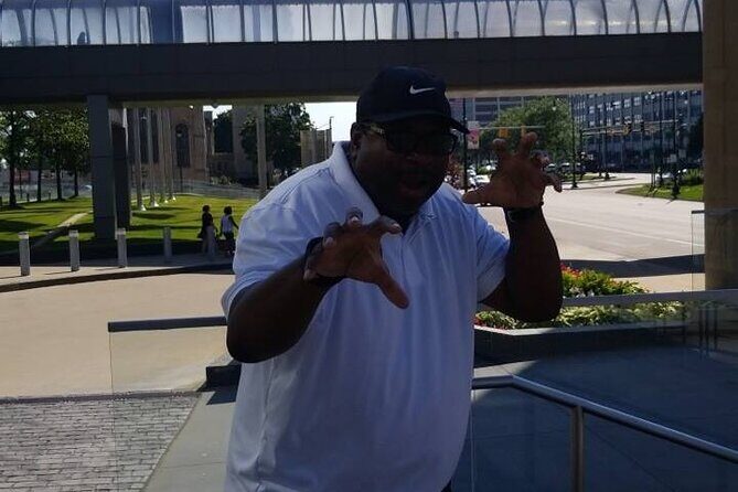 Adventurous Scavenger Hunt in Chicago by Zombie Scavengers - Who Should Consider This Experience?