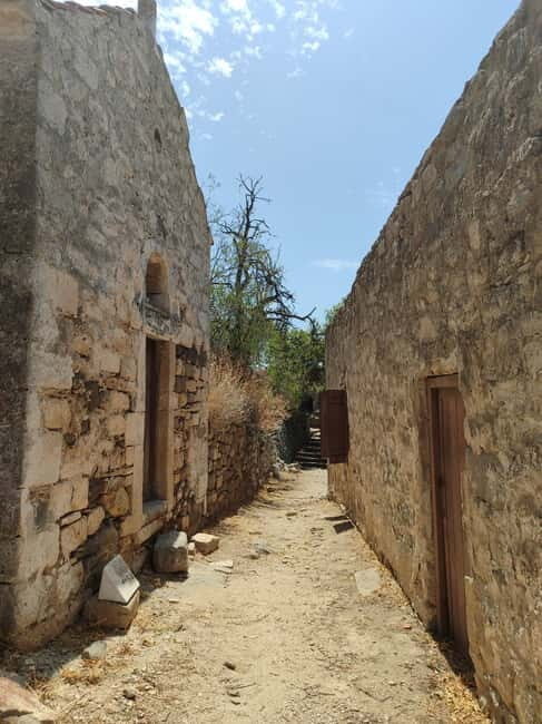 Aegina: Agios Nektarios Monastery and Paliachora Tour - Who Should Consider This Tour?
