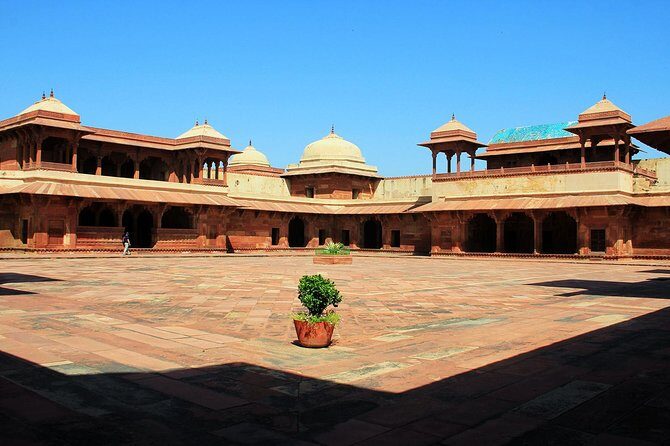 Affordable transfer from Jaipur to Agra via Fatehpur Sikri - FAQs