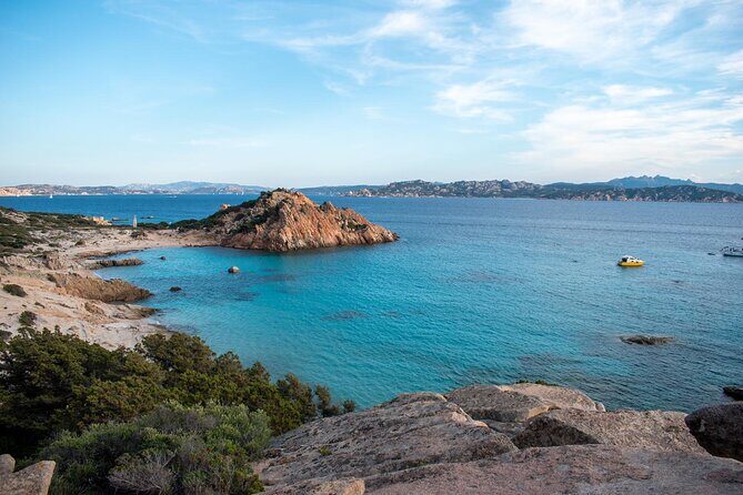 Afternoon excursion (15: 00/19: 00) by rubber boat in the archipelago of La Maddalena. - Key Points