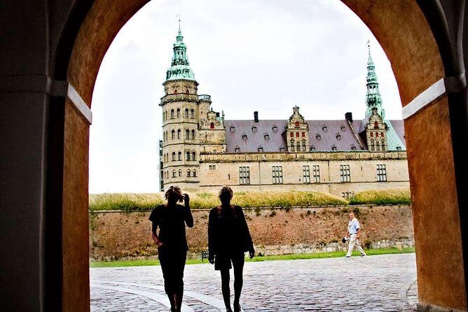 Afternoon Hamlet Castle Tour to a UNESCO World Heritage Site. - Key Points