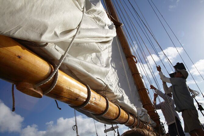 Afternoon Sail On A Charming Vintage Yacht Beer &. Wine Included - What to Expect from the Itinerary