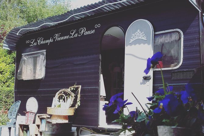 Afternoon tea in the Shabby Caravan - Key Points