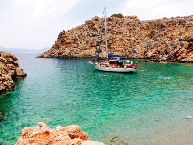Agios Nikolaos: Mirabello Gulf Boat Cruise around Spinalonga - The Experience on Board: Environment and Service