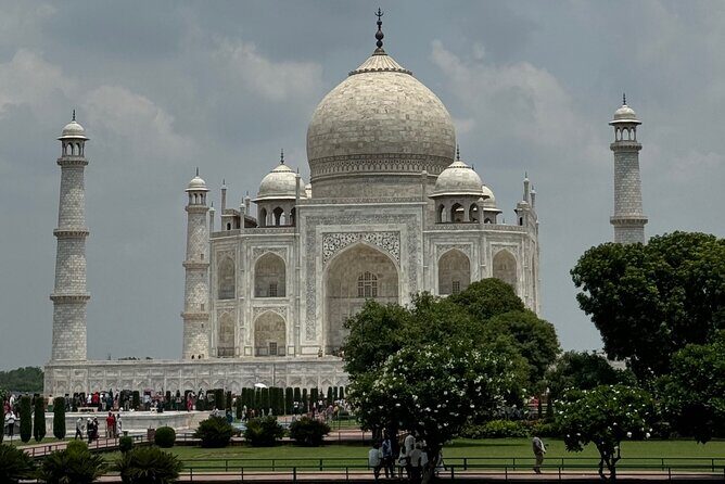 Agra Private Day Tour with Guide and Transportation - Key Points