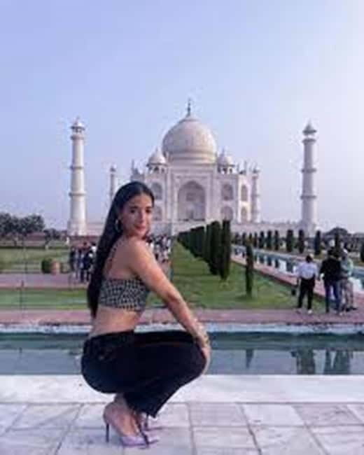 Agra: Skip-the-line entry ticket on Taj Mahal tour - An In-Depth Look at the Taj Mahal Tour Experience