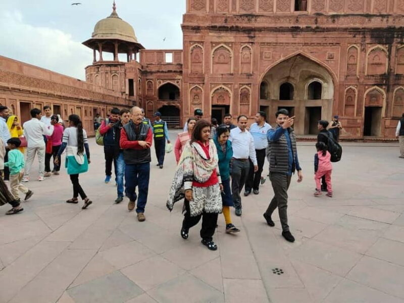 Agra: Skip-The-Line Taj Mahal & Agra Private Tour By Car - Exploring Agra Fort: A Mughal Masterpiece