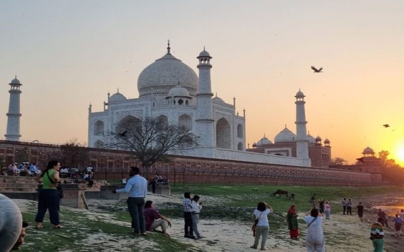 Agra: Sunrise Taj Mahal Tour with taj mahal full moon light - Agra: Sunrise Taj Mahal Tour with Full Moonlight Viewing — A Truly Unique Experience