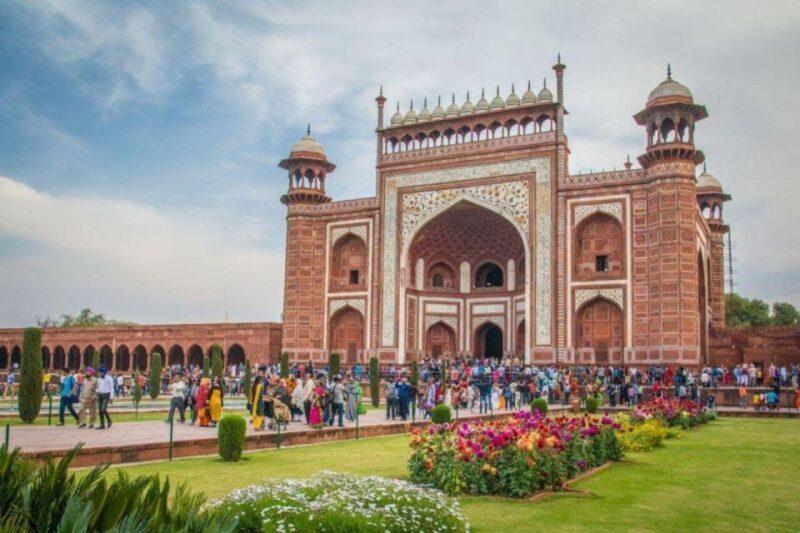 Agra: Taj Mahal Guided Tour with Fast Track Entry - Key Points